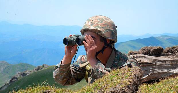 Российские подразделения находятся на границе Армении и Карабаха. Президент Армении улетел в НАТО