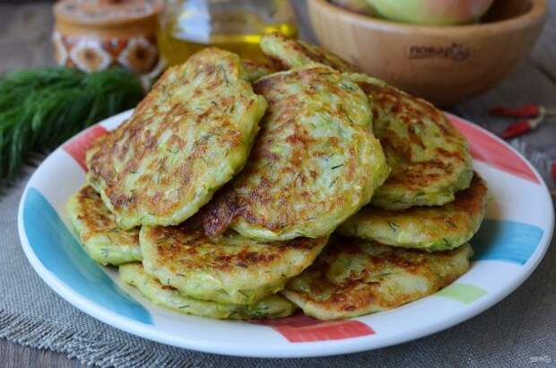 Кабачковые оладьи с сыром и зеленью