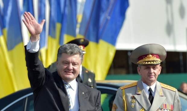 Порошенко обещает перенести День защитника Отечества Порошенко обещает перенести День защитника Отечества