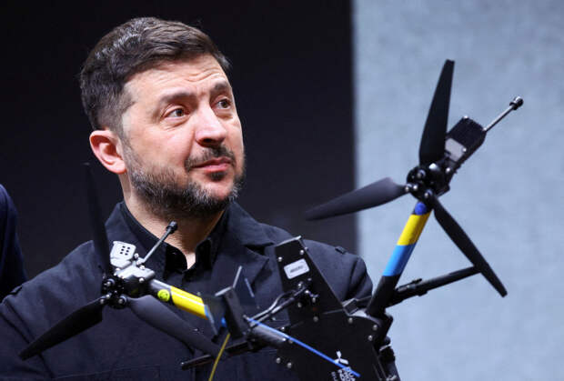 Зеленского назвали шантажистом