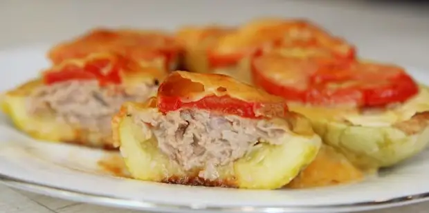 10 рецептов фаршированных кабачков в духовке и на плите