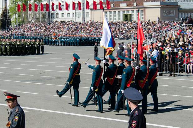 Парад и салют в День победы в Петербурге состоятся 