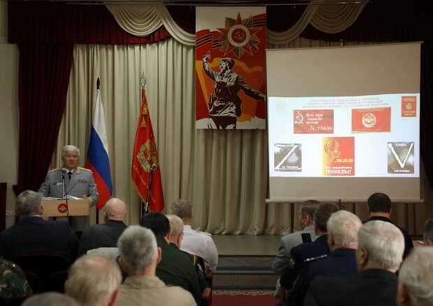 Торжественное собрание, посвященное 77-й годовщине Победы в Великой Отечественной войне, состоялось в Доме офицеров Новосибирского гарнизона