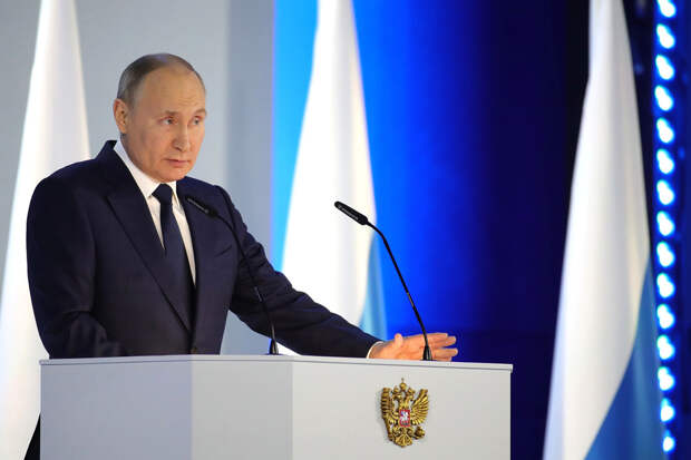 Не смотрел, но осуждаю: что пишут в соцсетях о послании Путина Федеральному Собранию