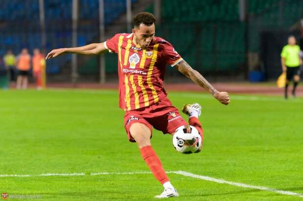 Агентство футболиста «Арсенала» Рейеса объяснило отсутствие его на сборах