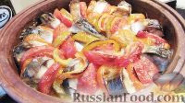 Фото к рецепту: Скумбрия с овощами, в духовке