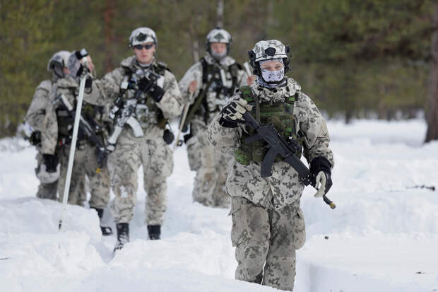 Финляндия из-за страха перед Россией начнет производить запрещенное оружие