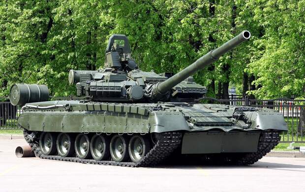 Т-80БВМ - российский модернизированный основной боевой танк. Фото из открытых источников.