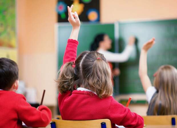 Более 60 учеников начальной школы отравились по неизвестной причине во Франции