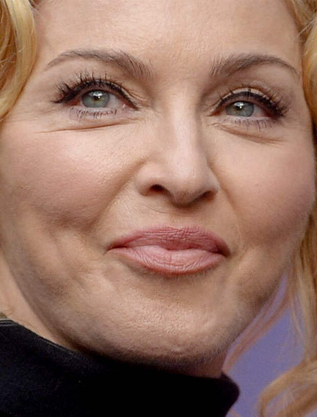 Мадонна  знаменистоти, лицо