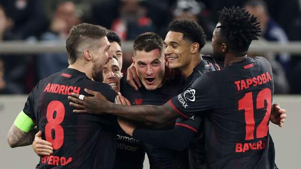 Дубль Шика помог «Байеру» на выезде обыграть «Олимпиакос» в Лиге чемпионов