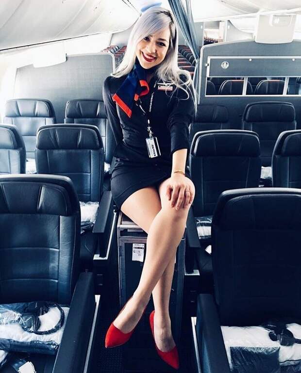 Пост в тему: В какой авиакомпании России работают самые красивые стюардессы? бортпроводник, прикол, примета, самолет, стюардесса, юмор