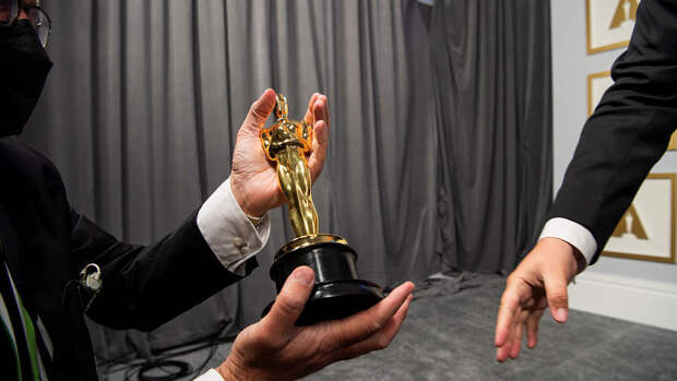 Кинокритик призвал российских режиссеров забыть про "Оскар" и "быть Балабановым"