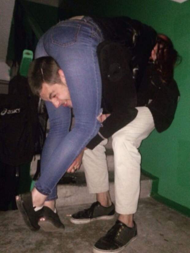 поддерживать друг друга