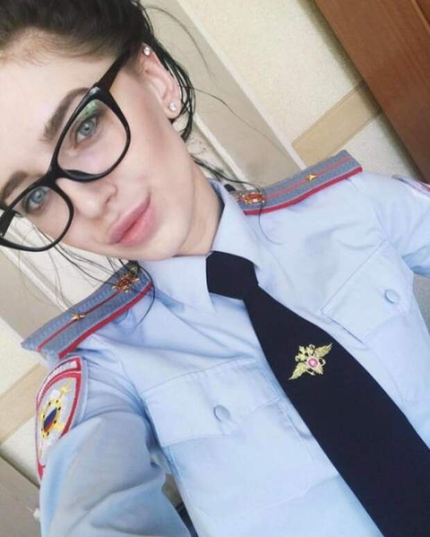 Симпатичные девушки на страже порядка (24 фото)