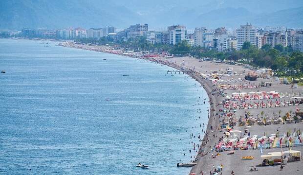 Туристам пока вряд ли стоит ждать удешевления отдыха в Турции в июле-  августе