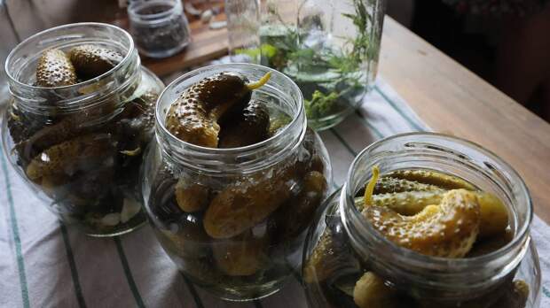 Россиянам рассказали о самой опасной закуске к алкоголю