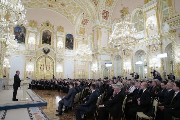 Президент России Владимир Путин на встрече в Кремле с членами Совета по развитию гражданского общества и правам человека, федеральными и региональными омбудсменами