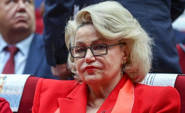 «И вы еще рождаемость хотите?»: депутата Останину отчитали за обещание искоренить матерей-одиночек в России