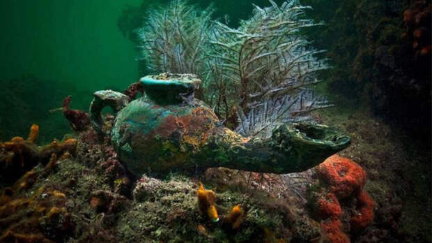 В затонувшем Гераклионе обнаружены бесчисленные сокровища и подводный храм