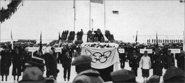 Впервые олимпийский огонь зимней Олимпиады зажгли в 1936 году в Германии, а открывал церемонию Адольф Гитлер. зимние игры, олимпиада, факты
