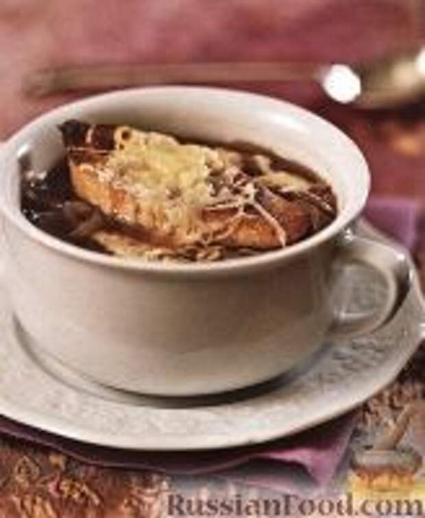 Фото к рецепту: Луковый суп с сырной гренкой