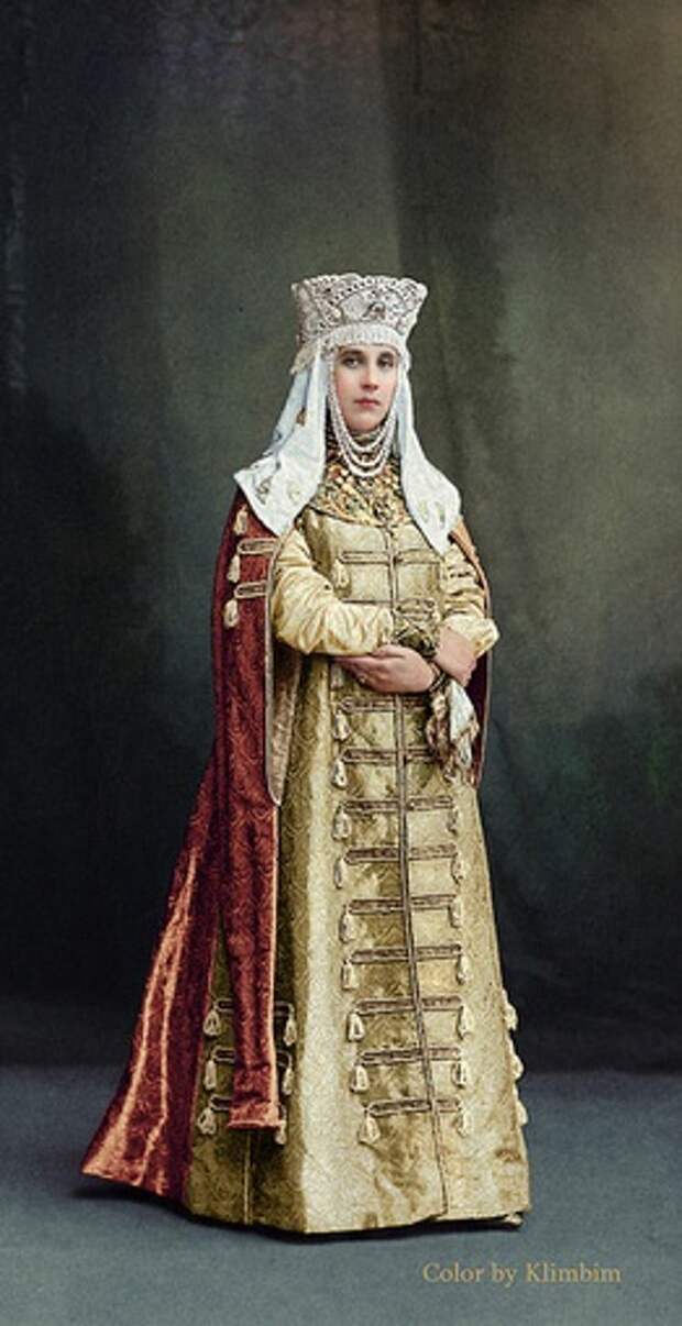 Цветные фото с бала 1903 года (подборка)