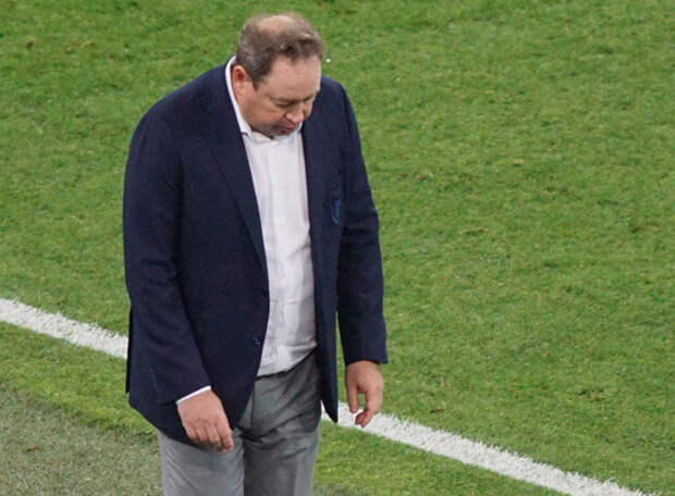 Два разных тайма в Казани: от скуки – до триллера. В драматичной концовке команда Слуцкого потерпела третье поражение подряд