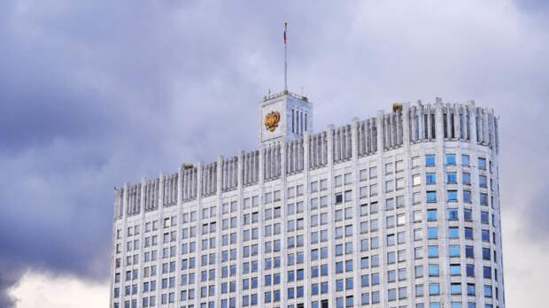 Пониженные тарифы страховых взносов утверждены для производителей продуктов, одежды и лекарств