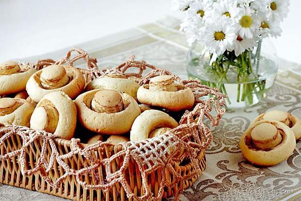 Аппетитное печенье в форме шампиньонов наполнит дом чудесным ароматом