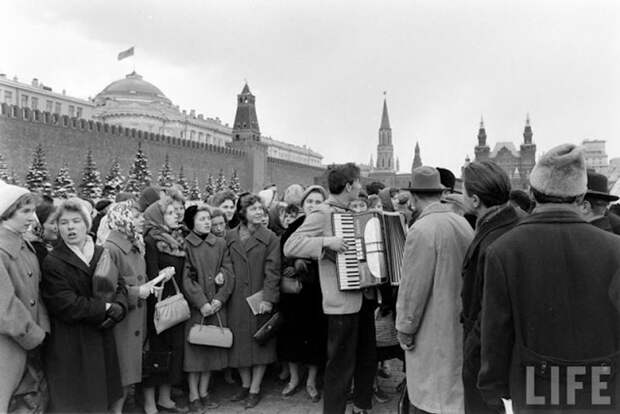 12 апреля 1961 года. Всенародное ликование СССР, гагарин, космос, ностальгия