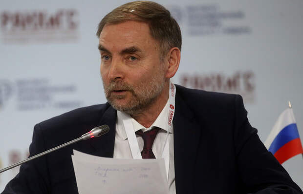 Анатолий Голомолзин