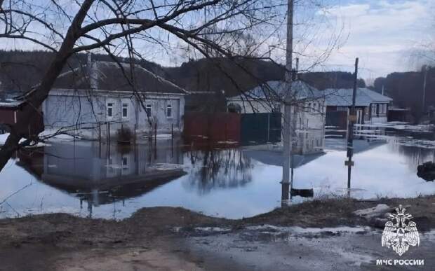 Ермишь продолжает уходить под воду