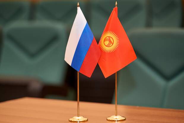 Киргизские банки ограничили денежные переводы в Россию и из нее