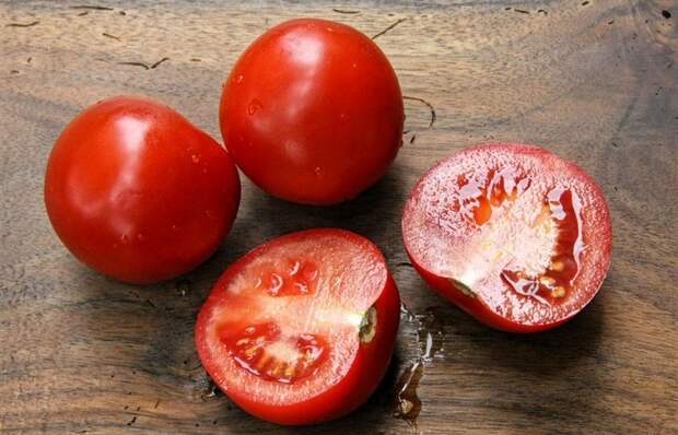 Откуда в помидорах берутся загадочные белые прожилки