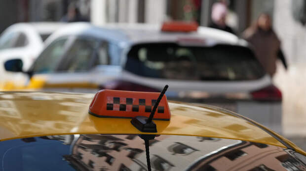 Правительство расширило перечень автомобилей для такси