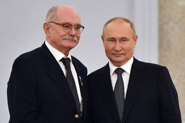 Путин вручил Никите Михалкову орден Святого апостола Андрея Первозванного