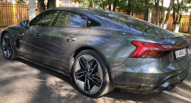 В России продают 646-сильный электрокар Audi, не представленный официально в стране