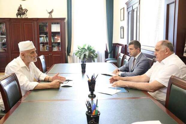 Глава Буйнакска Исламудин Нургудаев подал в отставку с занимаемой должности по собственному желанию