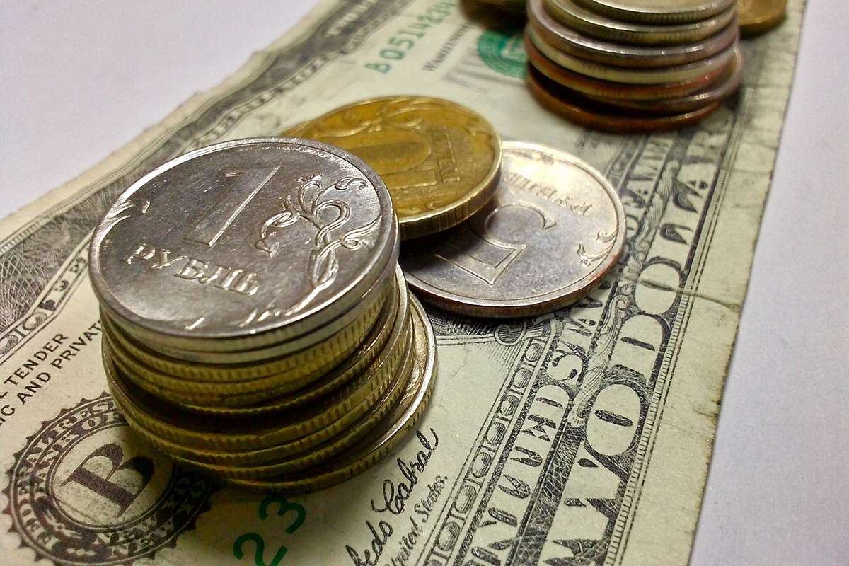 Инвестор посоветовал срочно вкладывать деньги в доллары США