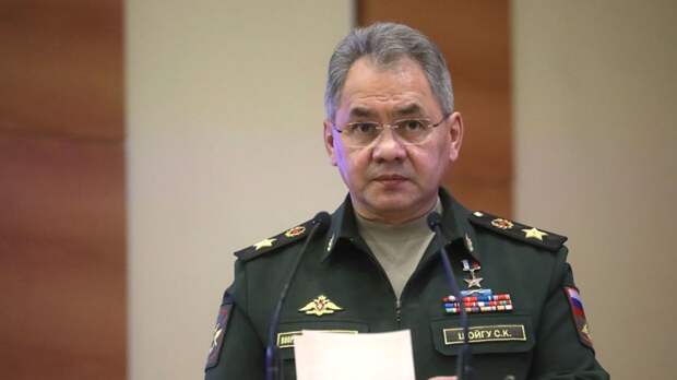 Шойгу пригласил французских военных принять участие в параде Победы