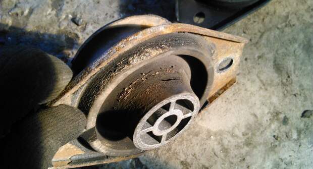 Как определить износ подушки двигателя