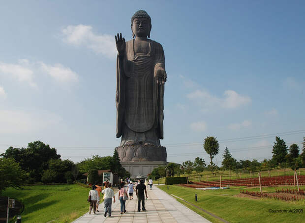 5 самых высоких статуй в мире