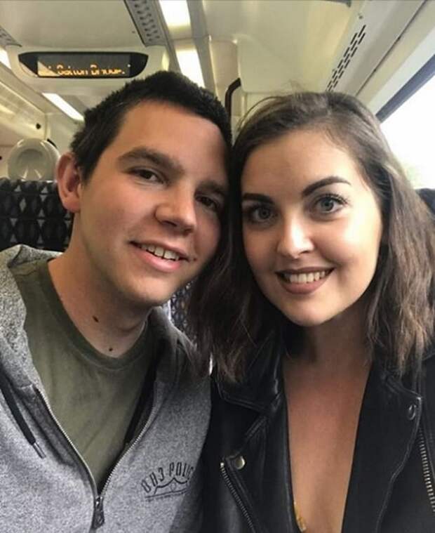 Супруги усыновили сначала одного ребенка одной биологической матери, потом второго. Однако от третьего ребенка горе-мамаши они отказались