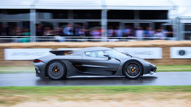 Koenigsegg Jesko Absolut supercar on the track