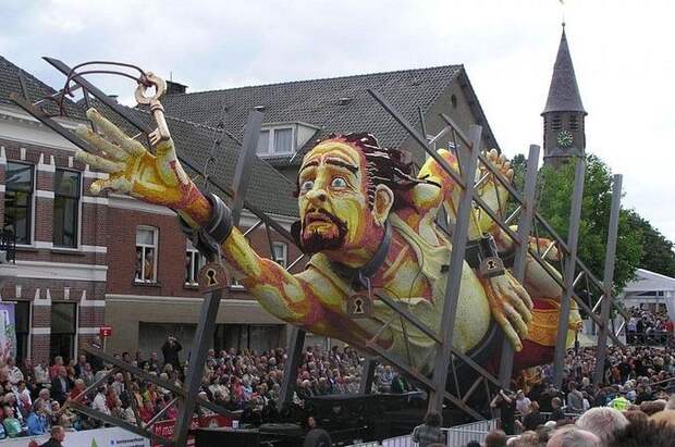 Невероятные цветочные скульптуры на параде Bloemencorso Zundert (7)