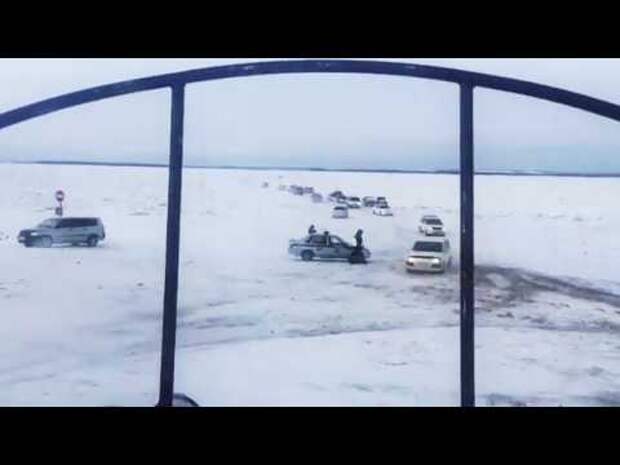 Картинки по запросу Хаос на ледовой переправе в Якутии: