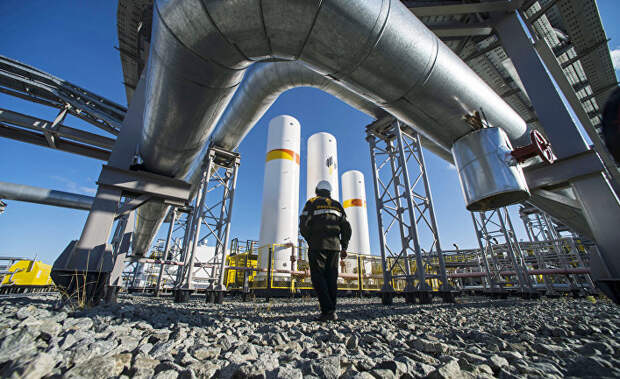 Дожимная компрессорная станция на нефтегазовом месторождении
