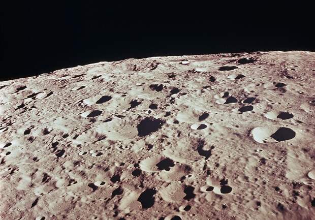 Блог - 12 самых впечатляющих фактов о Луне, которые люди узнали с 1969 года 12 самых впечатляющих фактов о Луне, которые люди узнали с 1969 года