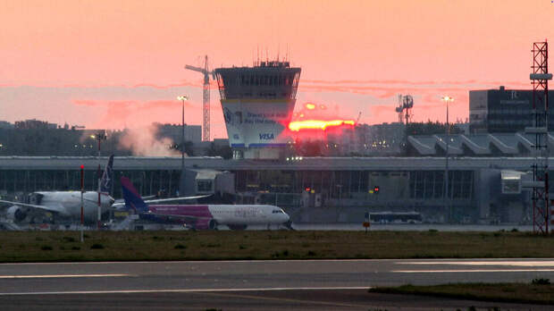 Rzeczpospolita: в польском аэропорту задержали украинца с глушилкой радиоволн